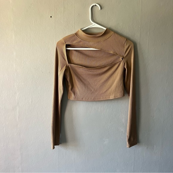Tan Ribbed Long Sleeve Top With Asymmetric Cut Out Size Medium - Picture 4 of 6